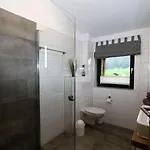 Dağ evi Alpenzauber Mit Beheiztem Pool, Inzell