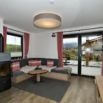 Alpenzauber Mit Beheiztem Pool, Dağ evi *